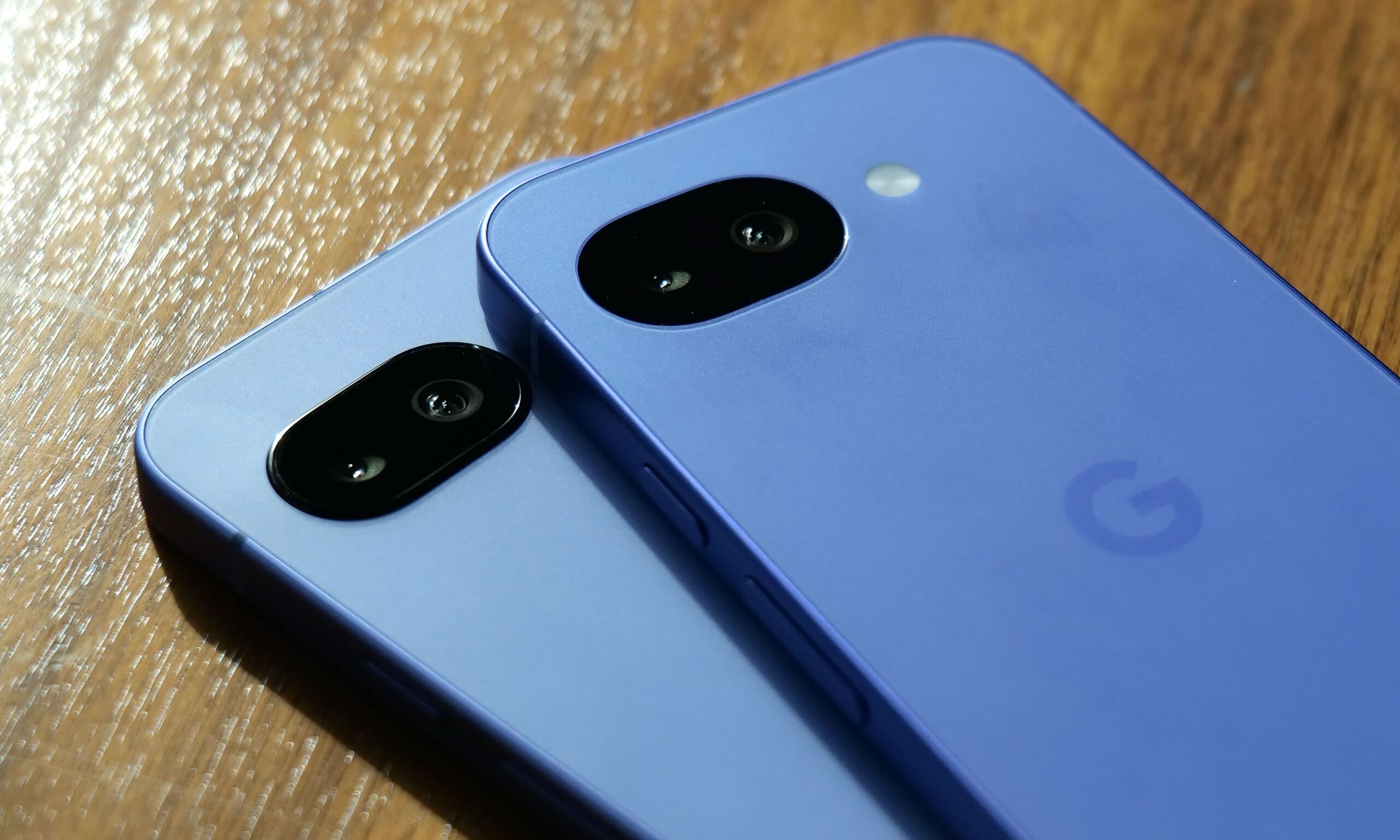 comparatif Google Pixel 10a vs Pixel 9a design et module photo